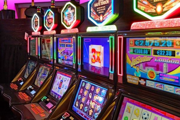 Länderbehörde vergibt erste Lizenzen für Online-Spielautomaten 