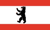 die Flagge vom Bundesland Bayern ist Rot Weiß mit einem Bären in der Mitte