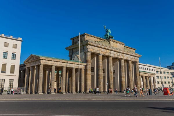 das Brandenburger Tor) in Berlin