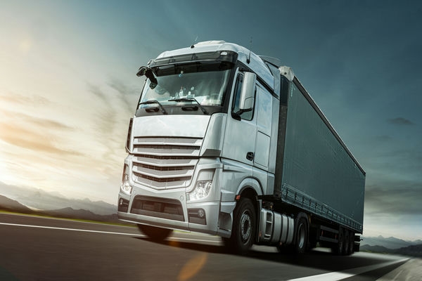 E-Lkw: nachhaltige Technik für den nationalen und internationalen Güterverkehr