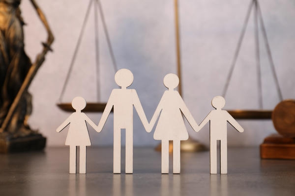 Umgangsrecht nach der Scheidung: So läuft es in Deutschland und Österreich