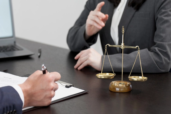 Sexuelle Belästigung: Wo liegen die strafrechtlichen Grenzen?