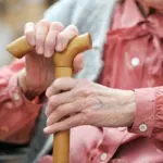 Sicherheit für Senioren durch moderne Technologie