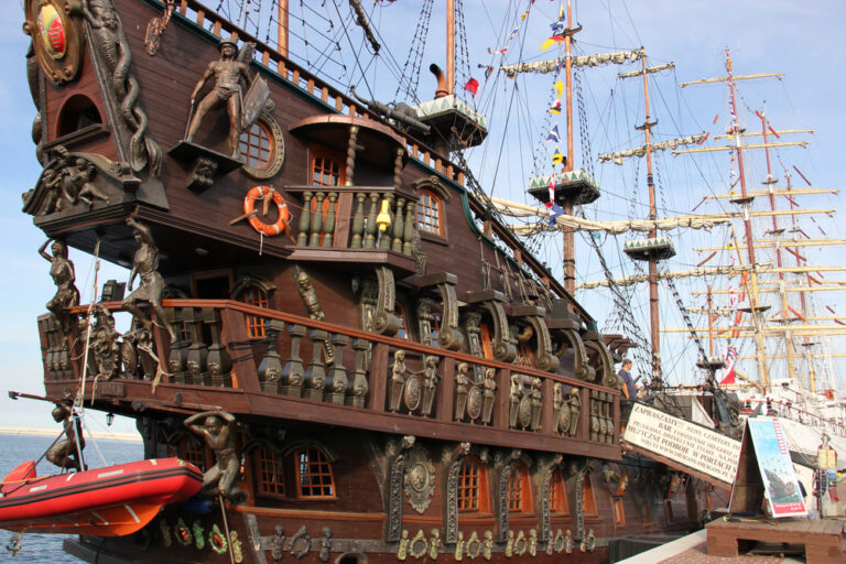 Wie Piraten im 17. Jahrhundert eine der ersten Demokratien der Welt schufen Wie Piraten im 17. Jahrhundert eine der ersten Demokratien der Welt schufen